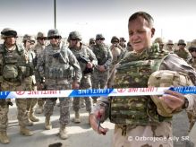 Slvnostn otvorenie novej vstupnej brny (ECP 5) v Kandahre